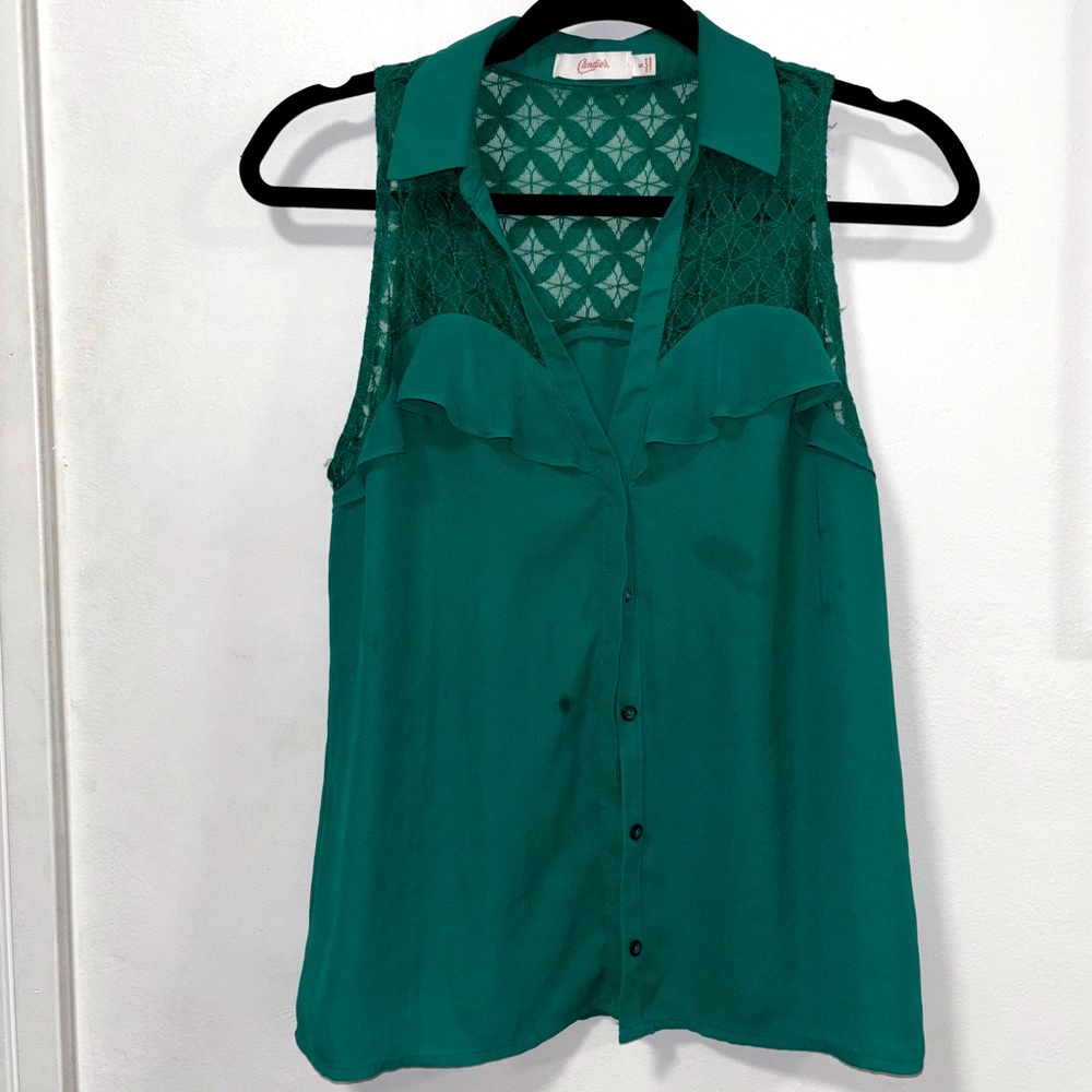Candie’s Green sleeveless top